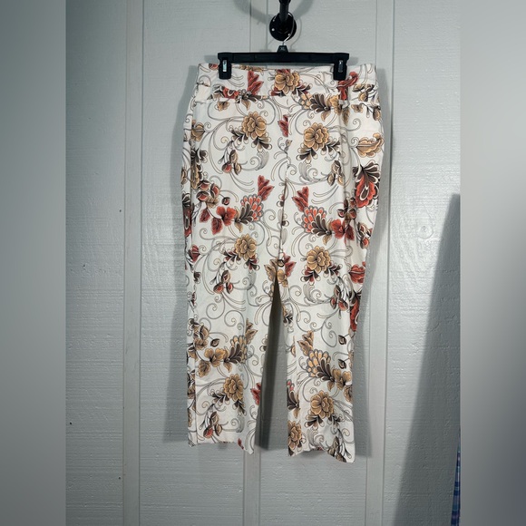 Chico's Pants - Chico's So Slimming Brigitte Floral Print Slim Capri Crop Pants Size 2 EUC